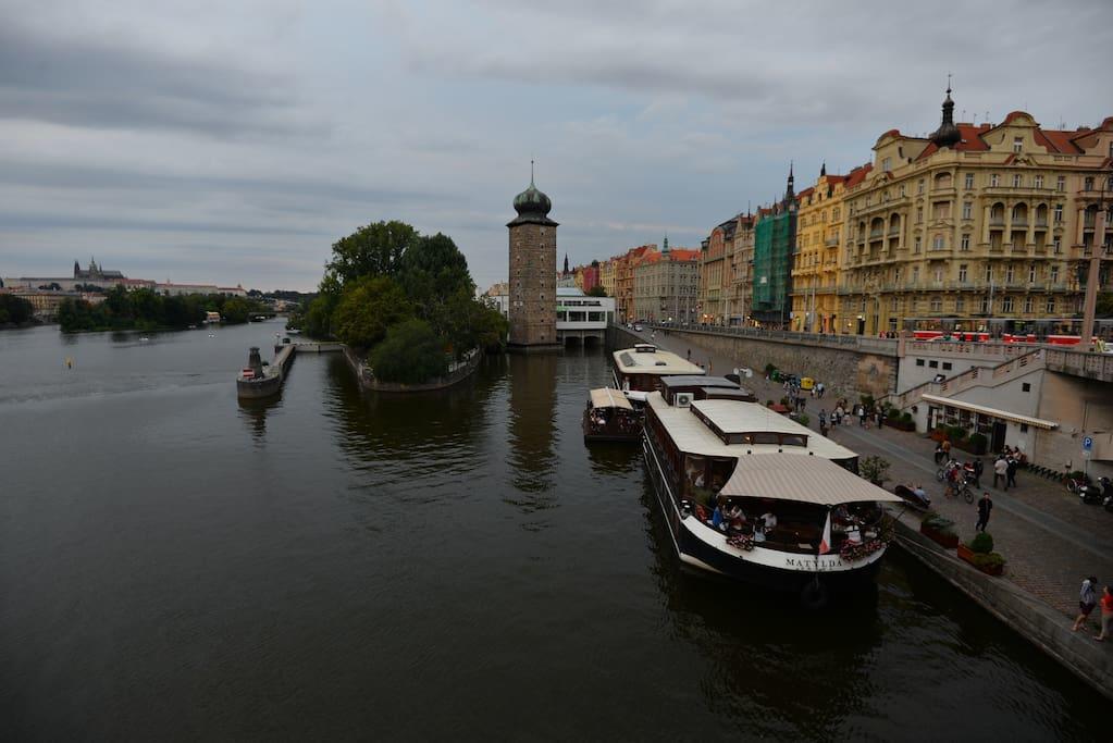Apartments Resslova By The Dancing House Prague Exterior photo